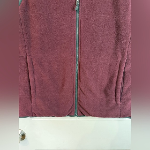 North Face Men’s Reversible Maroon & Black Zip Up Vest - Size Medium - Picture 2 of 13